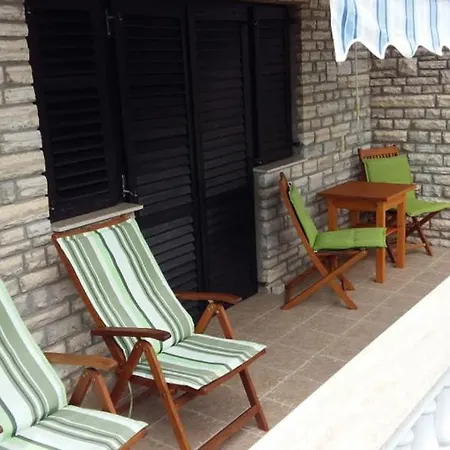 Apartment Camelia Maslenica