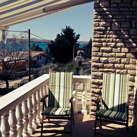 Camelia Apartment *